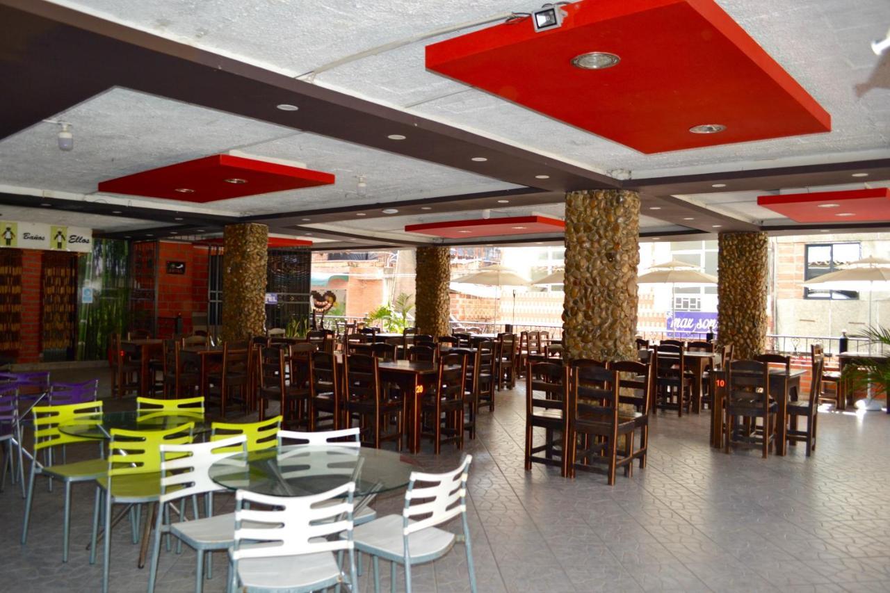 Hotel La Roca San Rafael エクステリア 写真
